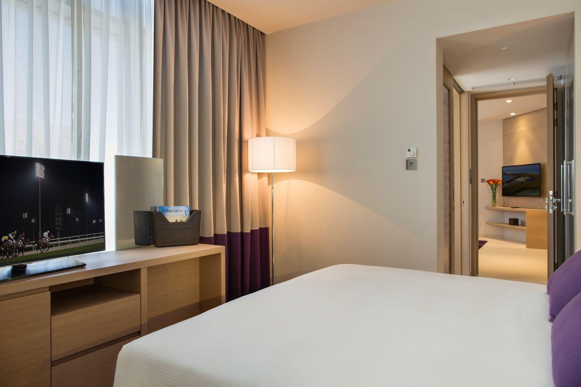 Capital Centre Arjaan by Rotana Aparthotel Abu Dhabi Bagian luar foto
